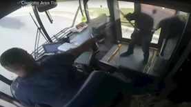 קרב יריות באוטובוס, צילום: צילום מסך מיוטיוב
